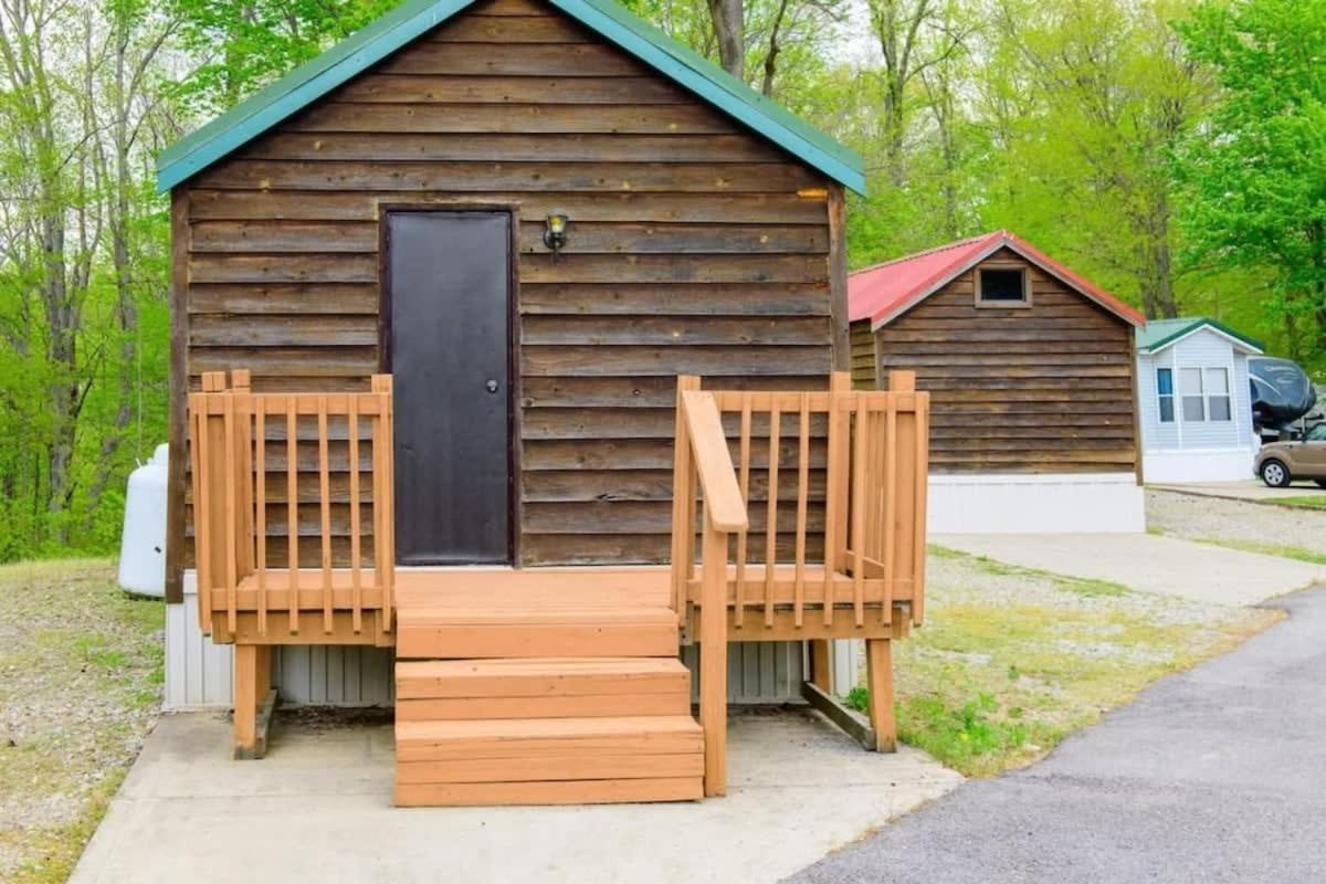 Charming Log Cabin In Блумингтън Екстериор снимка