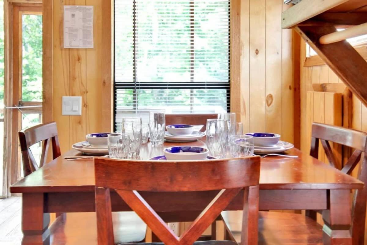 Charming Log Cabin In Блумингтън Екстериор снимка
