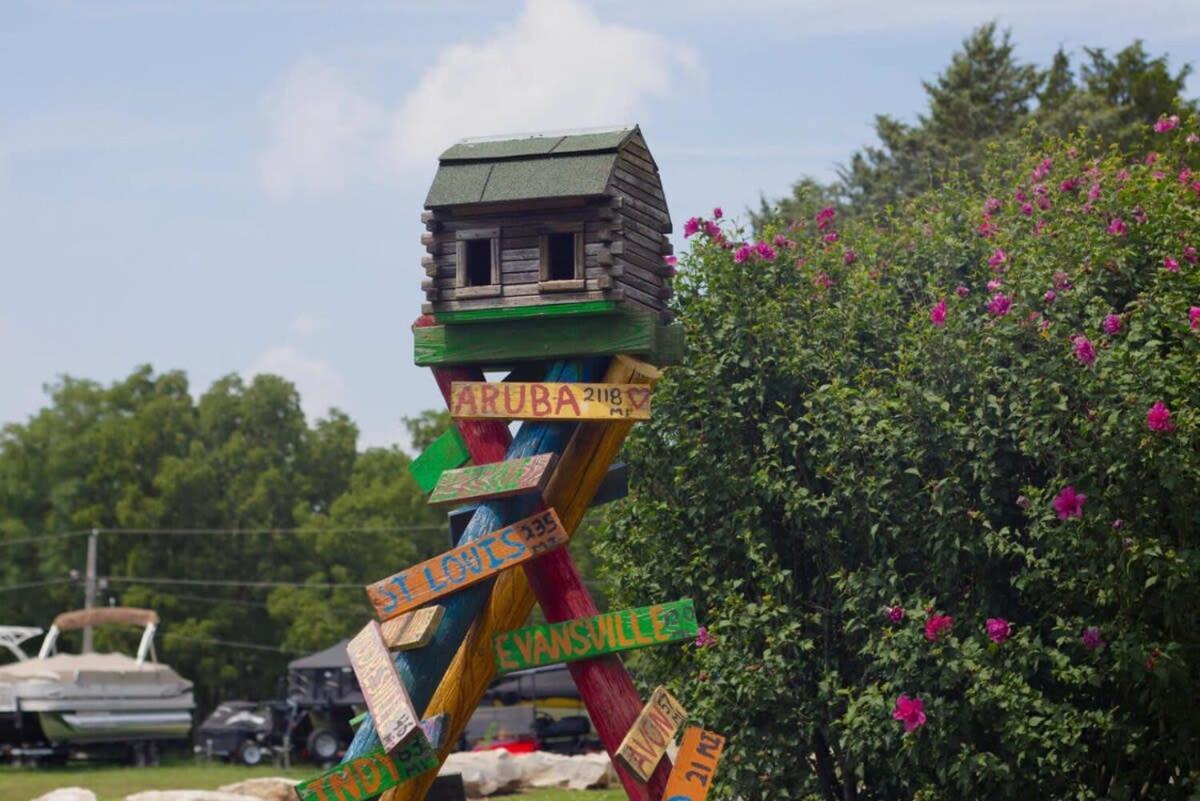 Charming Log Cabin In Блумингтън Екстериор снимка